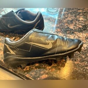 BOYS Nike Black Soccer Cleats